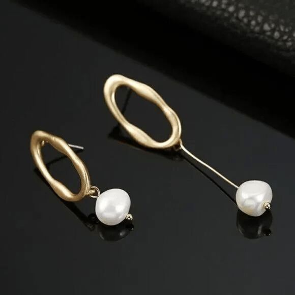 2/$21 Two Size Stylish Pearl Earrings - Picture 1 of 6